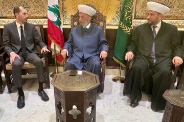 استقبل مفتي الجمهورية اللبنانية الشيخ عبد اللطيف دريان في دار الفتوى النائب أحمد الخير