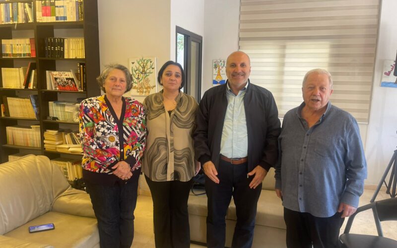 السيد نادر عزام يزور نادي خريجي المقاصد ويلتقي أعضاء الهيئة الإدارية