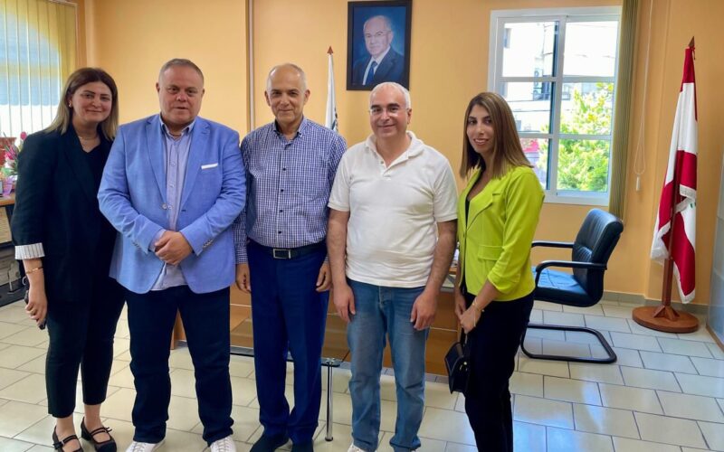 د. خالد مراد يستقبل الأستاذ وهيب سيقلي صاحب مدرسة غاردن سيتي