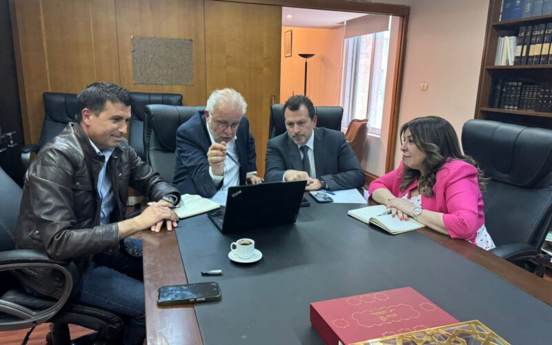شحادة ونصار يبحثان رقمنة وزارة العدل والمحاكم