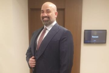 هاني شيت… رجل الأعمال الذي جمع بين الفخامة والإنسانية، ورفع راية الوفاء للوطن