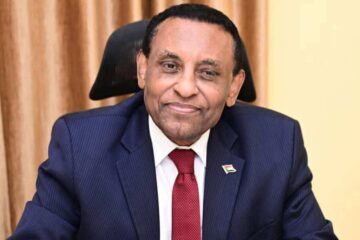 د. كامل ادريس يطمئن على البعثة الدبلوماسية والجالية السودانية بإيران